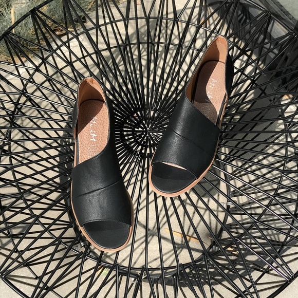 Mi.iM Shoes - Mi.iM Harley Open Toe Side Cutout